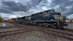 NS 4485 heads east.